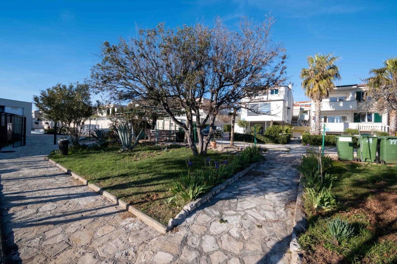 Apartments Malic Petrčane Exterior foto